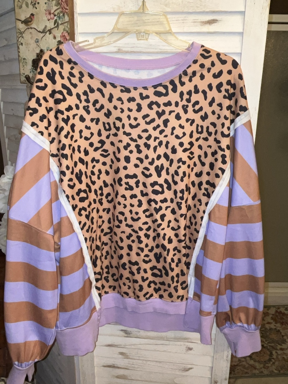 Women's Lavender & Tan Leopard-Print Pullover Sweatshirt